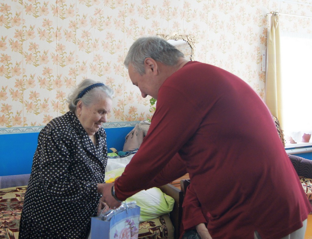 Красивые поздравления с юбилеем 90 лет маме (бабушке, прабабушке) трогательные